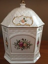 royal-albert-old-country-rose-gazebo-cookie-jar-03-8b363dffeb193af543882b878cafa1ef.jpg