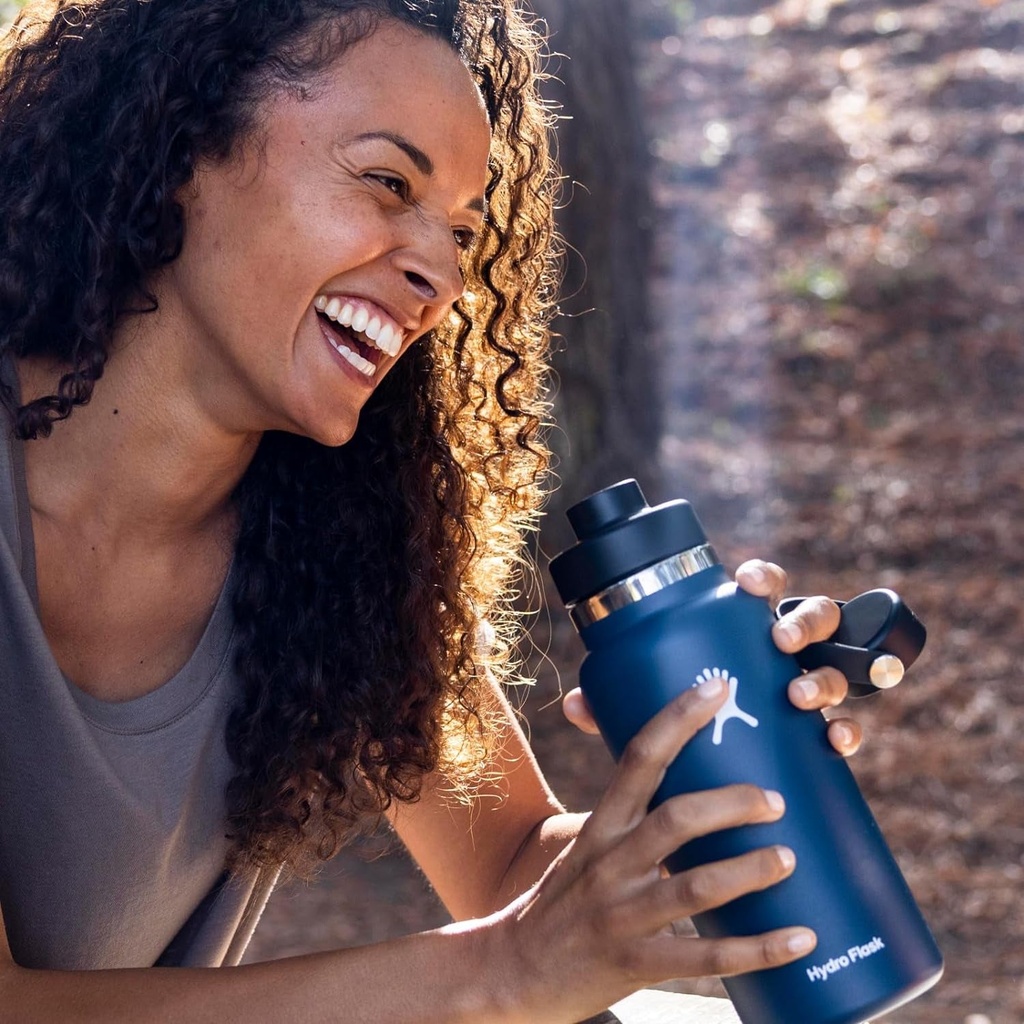 hydro-flask-wide-mouth-chug-cap-vacuum-insulated-stainless-steel-water-bottle-with-leakproof-closeable-lid-for-cold-water-drinks-sports-travel-car-and-school-08-75cf19b4da2672972baad6a956e7c00e.jpg