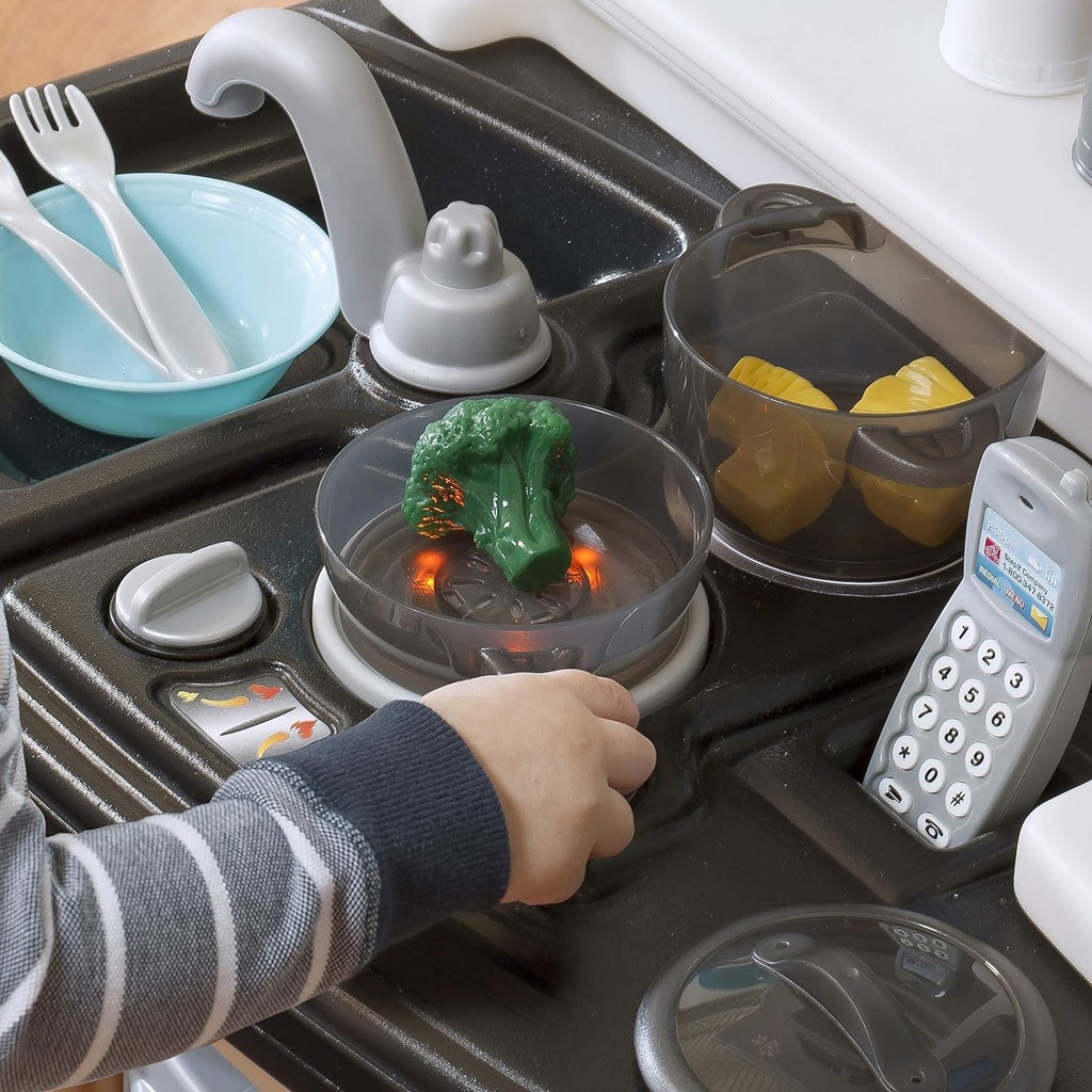 step2-lifestyle-custom-kitchen-set-for-kids-indoor-outdoor-play-kitchen-set-to-02-e2fdcdd459899a4c9bd71844a9e00158.jpg