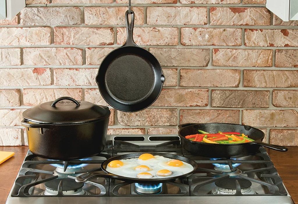 lodge-l6spa41-essential-pan-set-7-piece-black-03-af8e351f3b72cd9d99130652f2306ccf.jpg