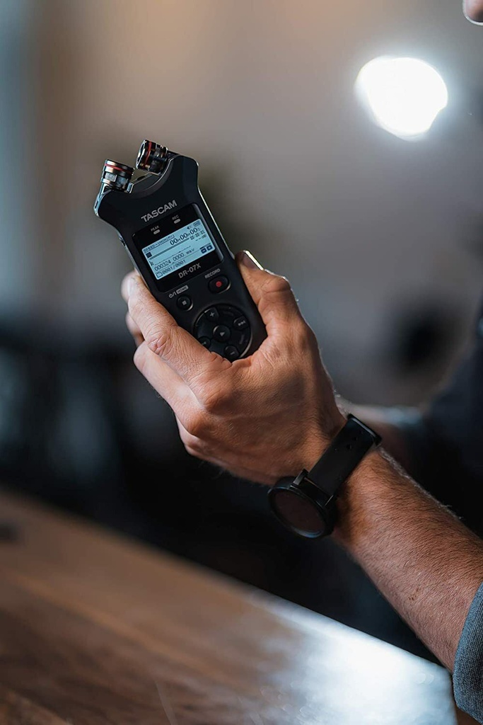 tascam-dr-07x-stereo-handheld-digital-audio-recorder-with-usb-audio-interface-09-00ae22dca4866bc4c61ce824314e206a.jpg