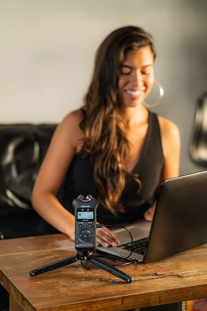 tascam-dr-07x-stereo-handheld-digital-audio-recorder-with-usb-audio-interface-11-68bdba760d7dd2c2c76e31a72465563b.jpg